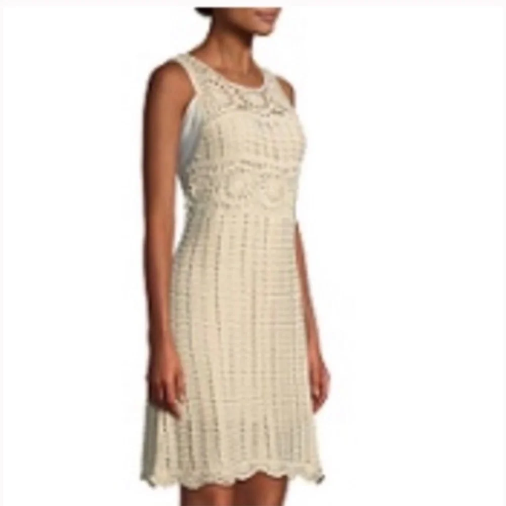 ASTR - Picture 2 of 5